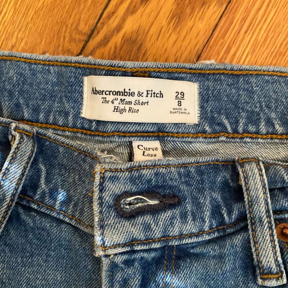 The 4 inch mom short